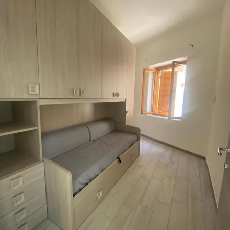 Trilocale 6 Posti דירה *